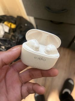 Air sudio earphones