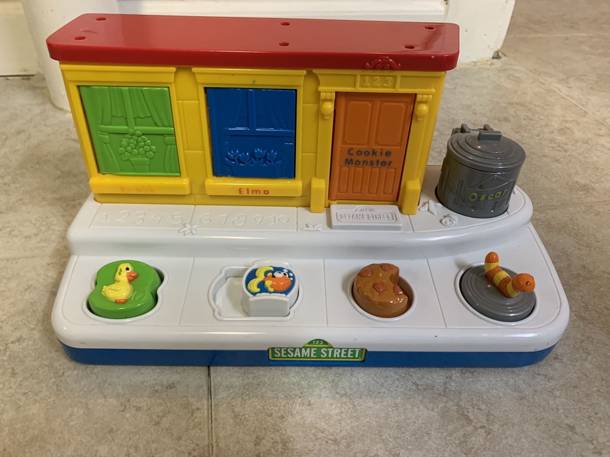 Fisher-Price Sesame Street Singing Pop-Up Pals
