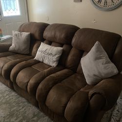 3 Seat Couch With Recliners On Both Sides 