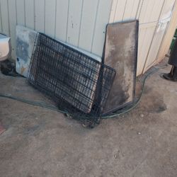 Cage 2.5f Tall And Wide. 4ft Long With Pan. No Rust. No Parvol Never Used!