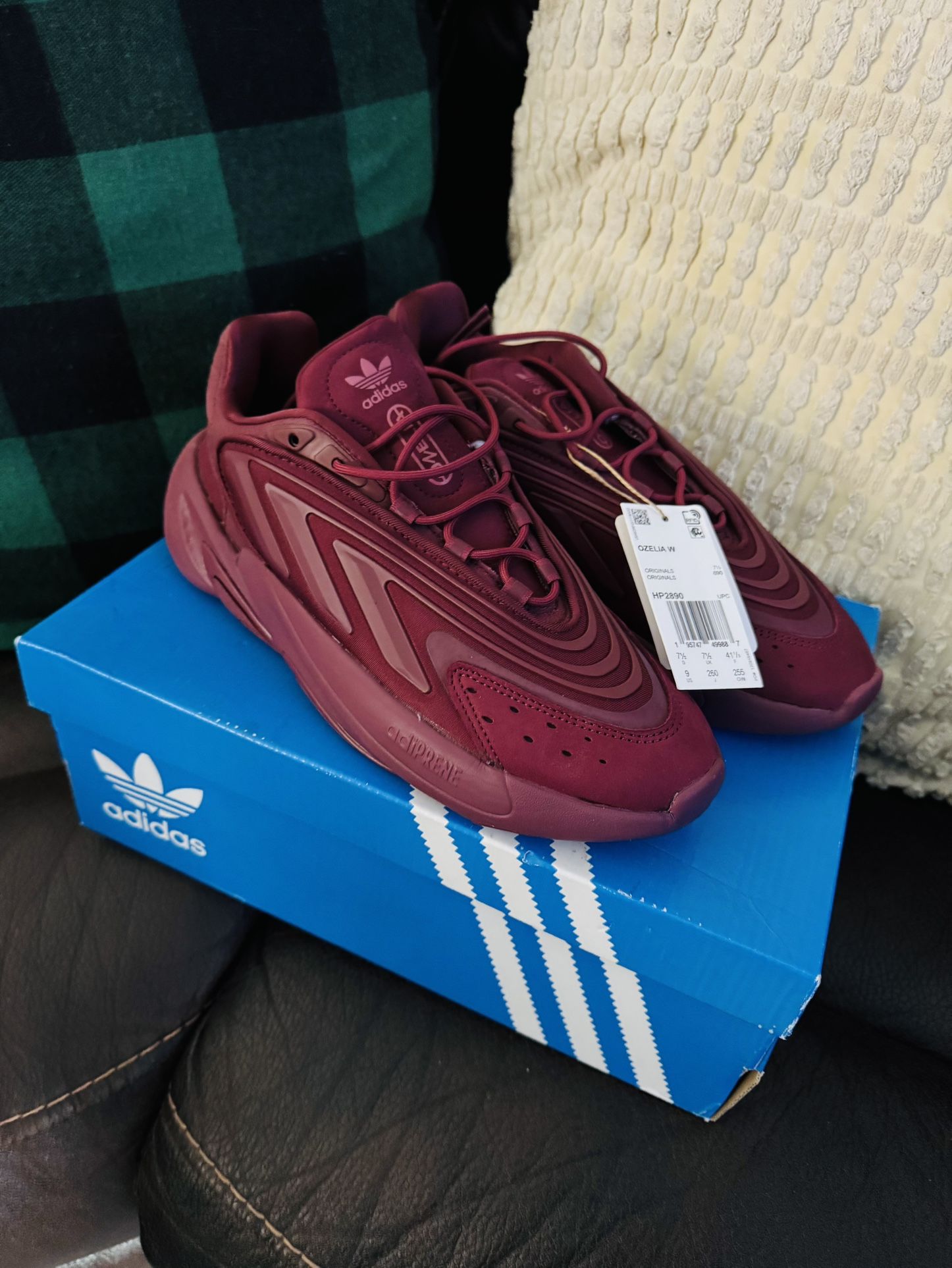 New Adidas Originals Women's Ozelia “Shadow Red”Size 9