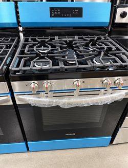 Frigidaire 30 in. 5 Burner Freestanding Gas Range