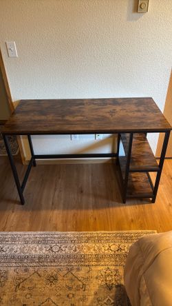 Computer Desk – Excellent Condition