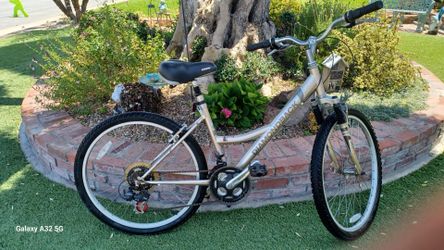 Diamondback Wildwood Ladies Mtn Bike W Susp Like New 26"