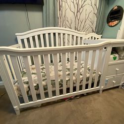 Baby Crib W/change Station