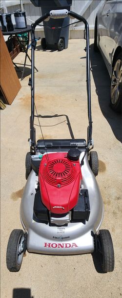 Honda Lawnmower w/Bag