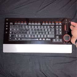ONLY 400$ For This 700$ Logitech Keyboard