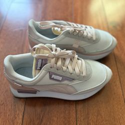 Women’s Puma Sneakers, Size 6.5