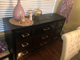 Mirrored dresser
