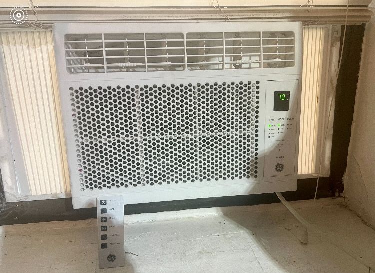A/C -GE Wall Unit 110 W ! Only $88