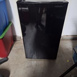 12v Rv Refrigerator. Insignia Brand