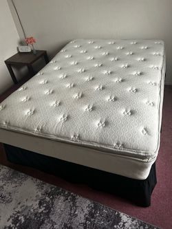 Full Bed - Barely Used