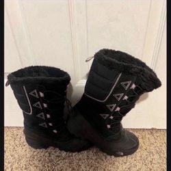 Botas Calientitas Usadas Muy Poco Para El Frío Para La Nieve Y Para El Agua De North Face Para Niña Talla 3 Como  Nuevas $70