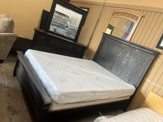 Queen mattress set
