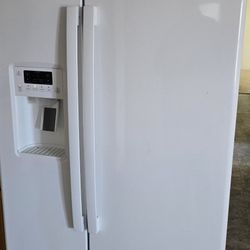 GE DOUBLE DOOR FRIDGE