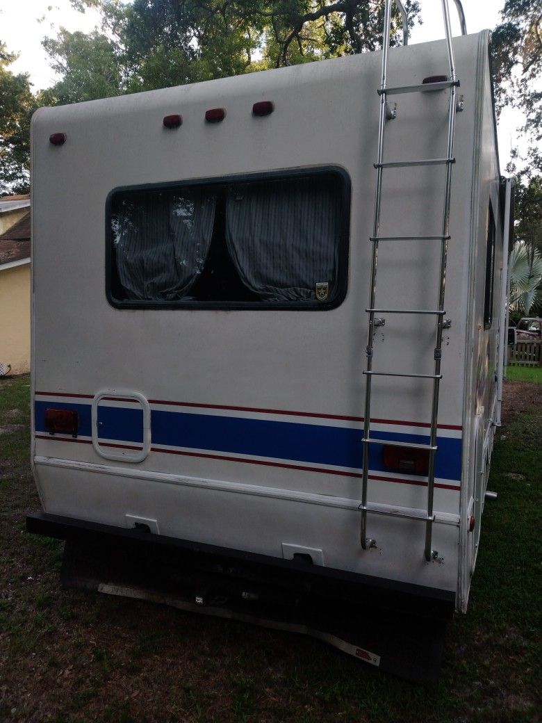 1998 Fleetwood 30 feet long Chateau Motorhome RV Class C for Sale in Clearwater, FL OfferUp