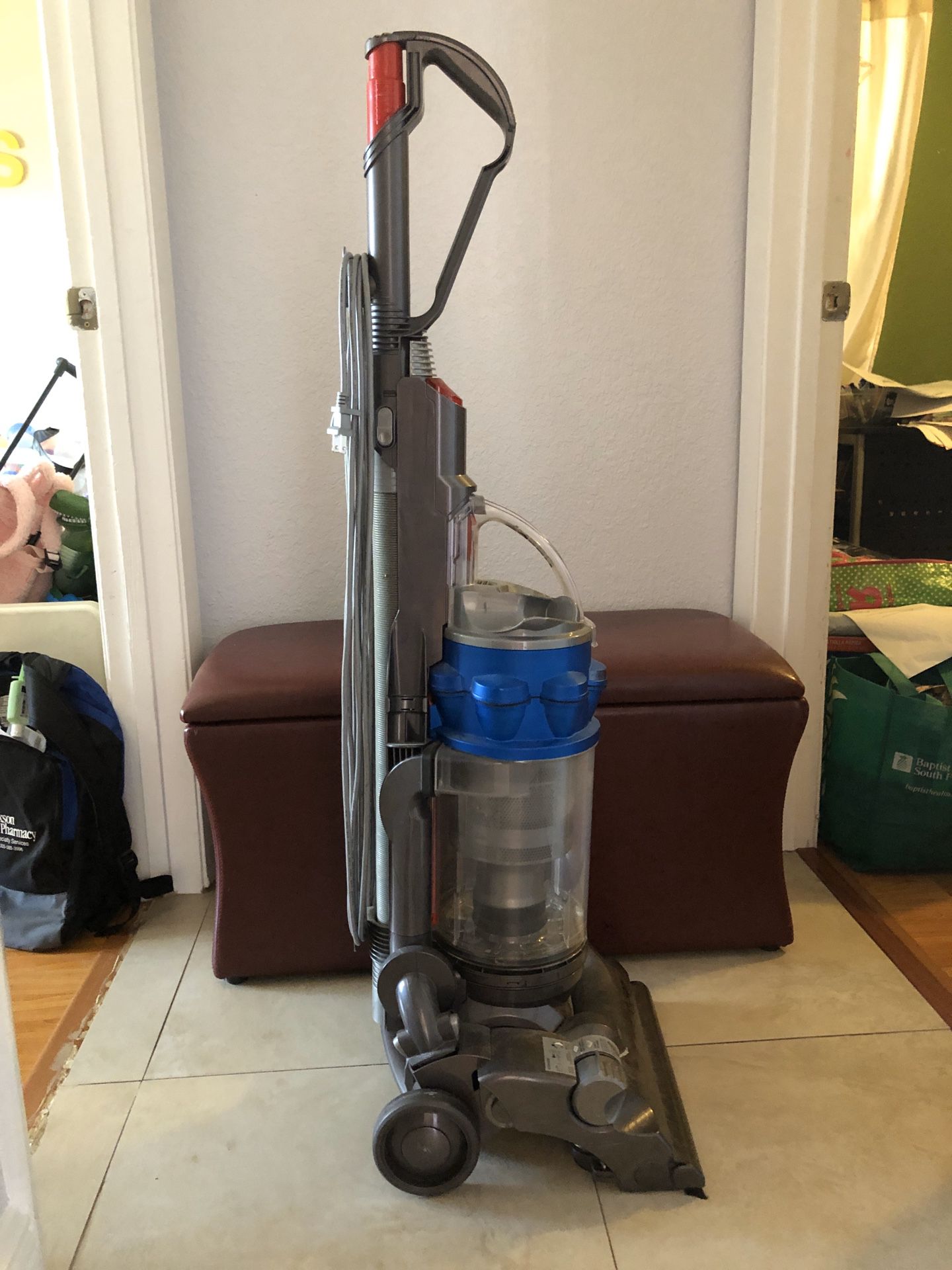 Vacuum Cleaner (Dyson)