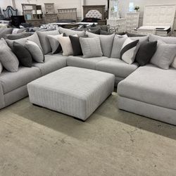 Stylish, comfy sectional. No credit financing available!
