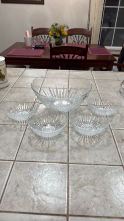 Large bowl and serving Princess House