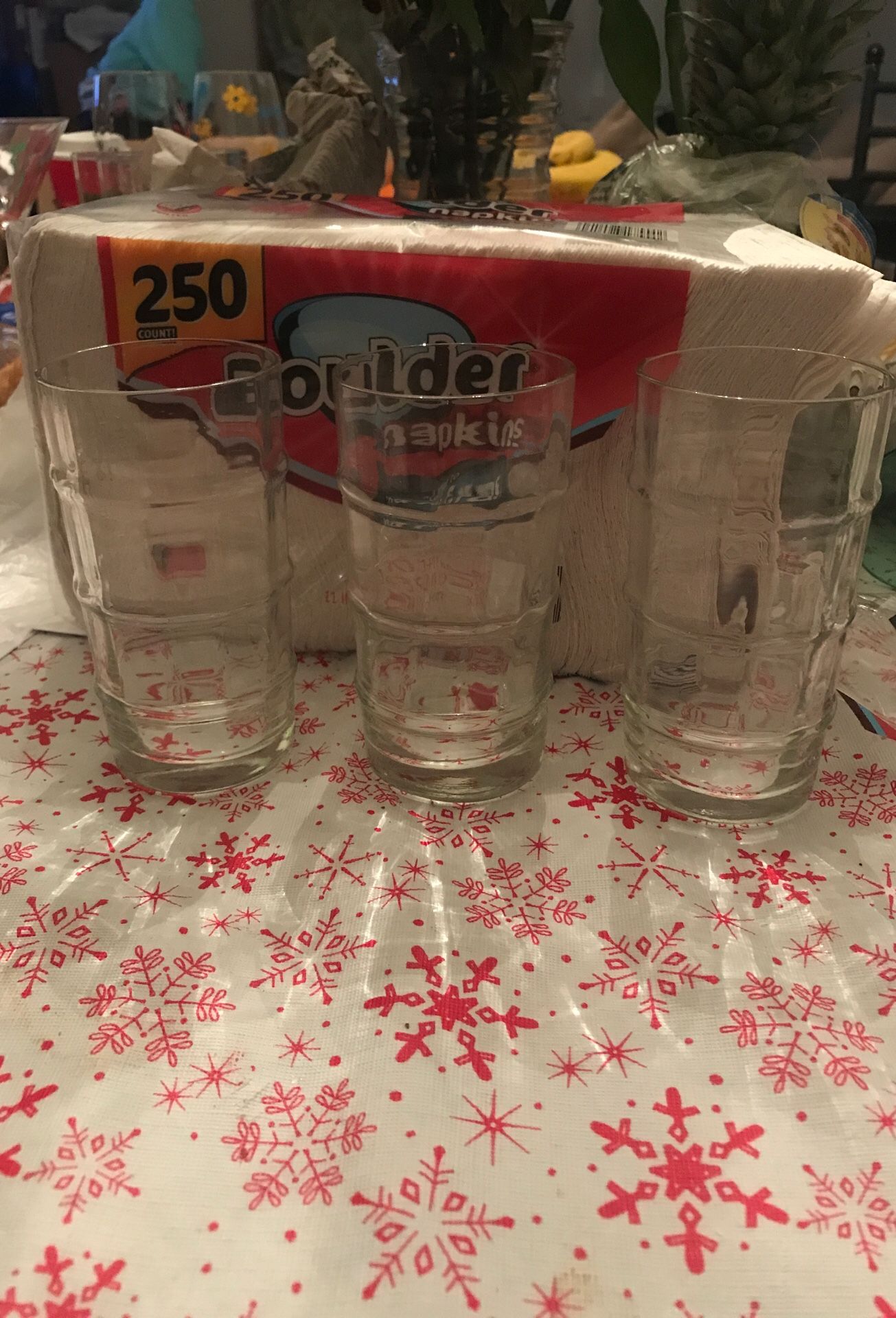 Set of 3 clear glass cups