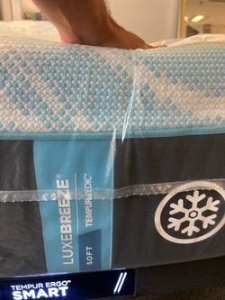 🔥Tempur luxe breeze 2.0 queen $1700🔥
