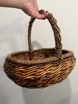 Vintage Wicker Basket (1 Ft 4 Tall)
