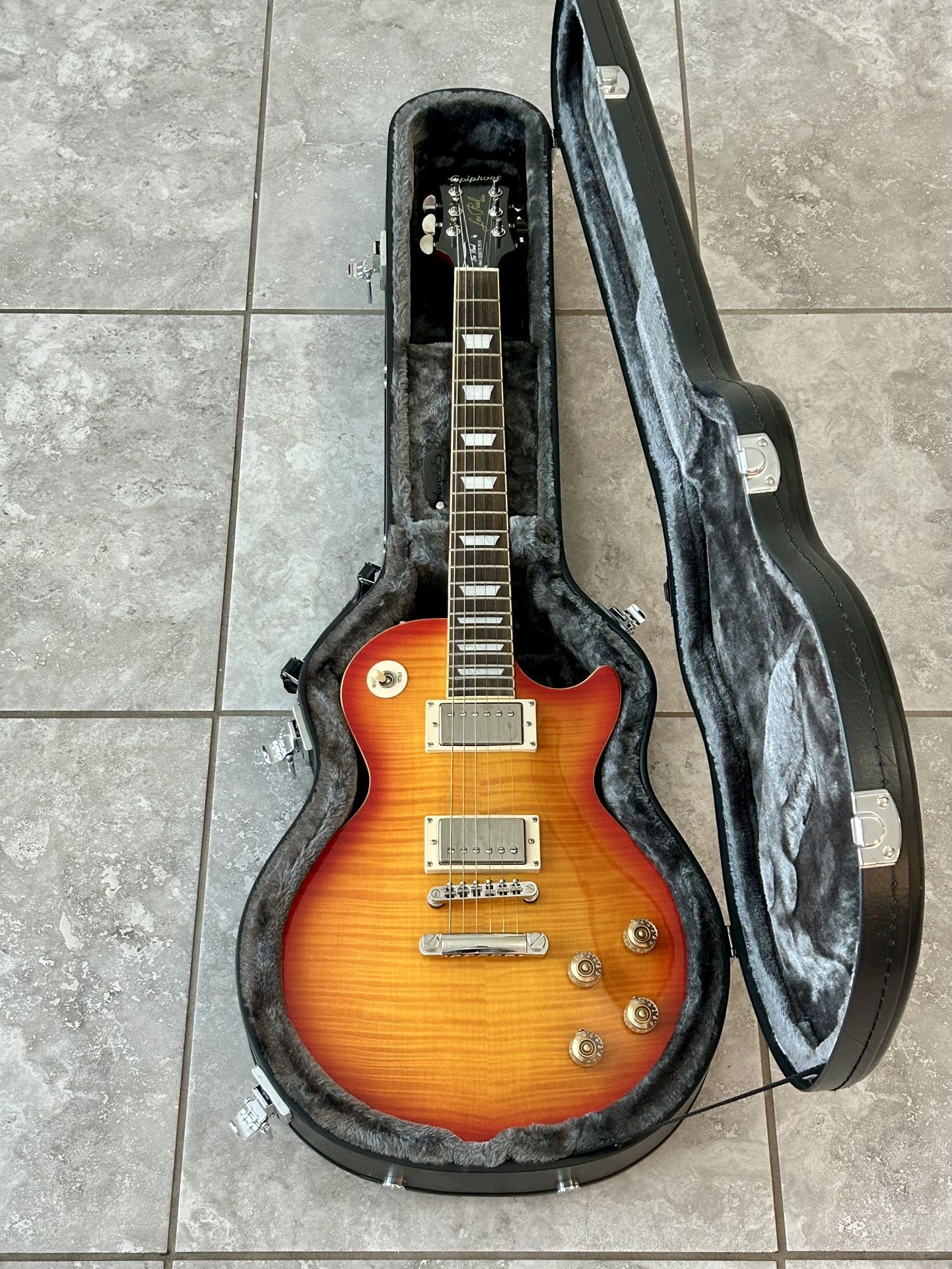 Epiphone Les Paul 1960 Tribute Plus – Heritage Cherryburst + Hard Case