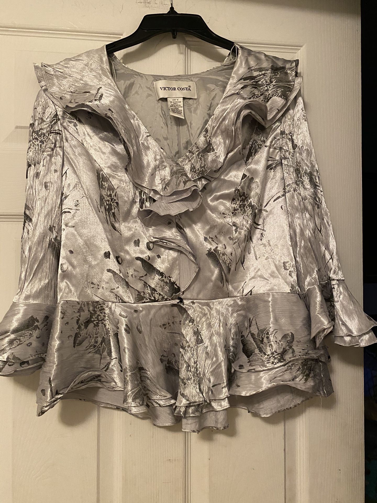 Ladies Silver Blouse Size 15 By Victor Costa