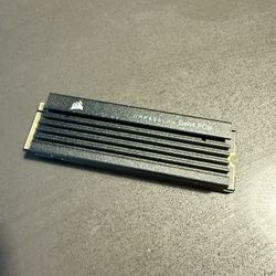 PS5 CORSAIR MP600 PRO LPX 2TB Internal SSD PCIe Gen 4 x4 NVMe with Heatsink for PS5