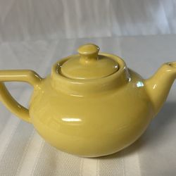 Shawnee Dutch Teapot (16oz Mid Century)