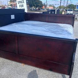 KING SIZE BED WITH FRAME 
