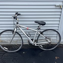 Trek 7000 Hybrid Bicycle 44.5CM 