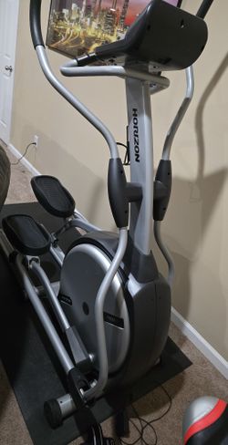 Horizon Elliptical Machine (Pick Up Only)