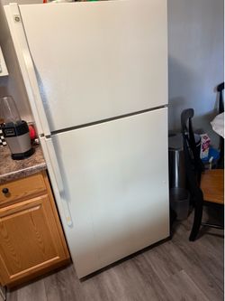 GE Refrigerator