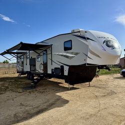 2021 Wolfpack Platinum 325Pack16 Toy Hauler