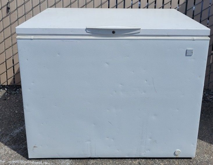 CHEST FREEZER 14 CUBIC FOOT WITH WARRANTY  CASH CREDIT OR DEBIT