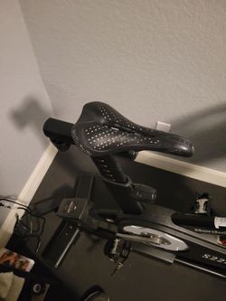 2021 NordicTrack 22i exercise bike