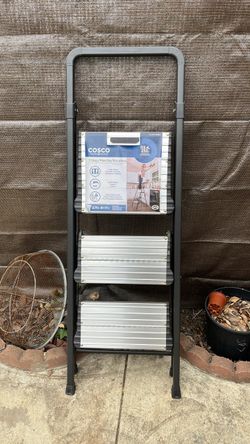COSCO 3-Step Folding Ladder - Like New