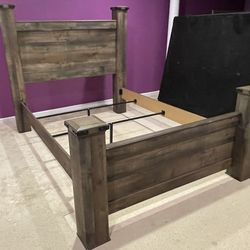 Custom Classic Bedframe With 2 Side Dressers