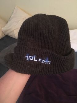 Volcom beanie with brim