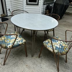 Daystrom Iron Base Table and Chairs