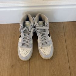 Nike High tops Women’s Size 5.5