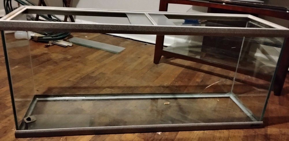 Fish Tank Need Out Of Way *Make Offer*
