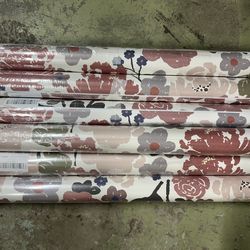 16.1” x 78.7” Pink Floral Wallpaper
