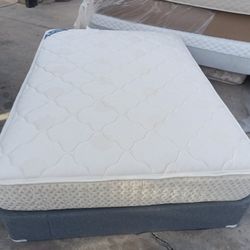 Serta Full Size Mattress And Box Spring 