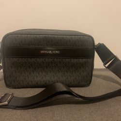 Black Micheal Kors Bag