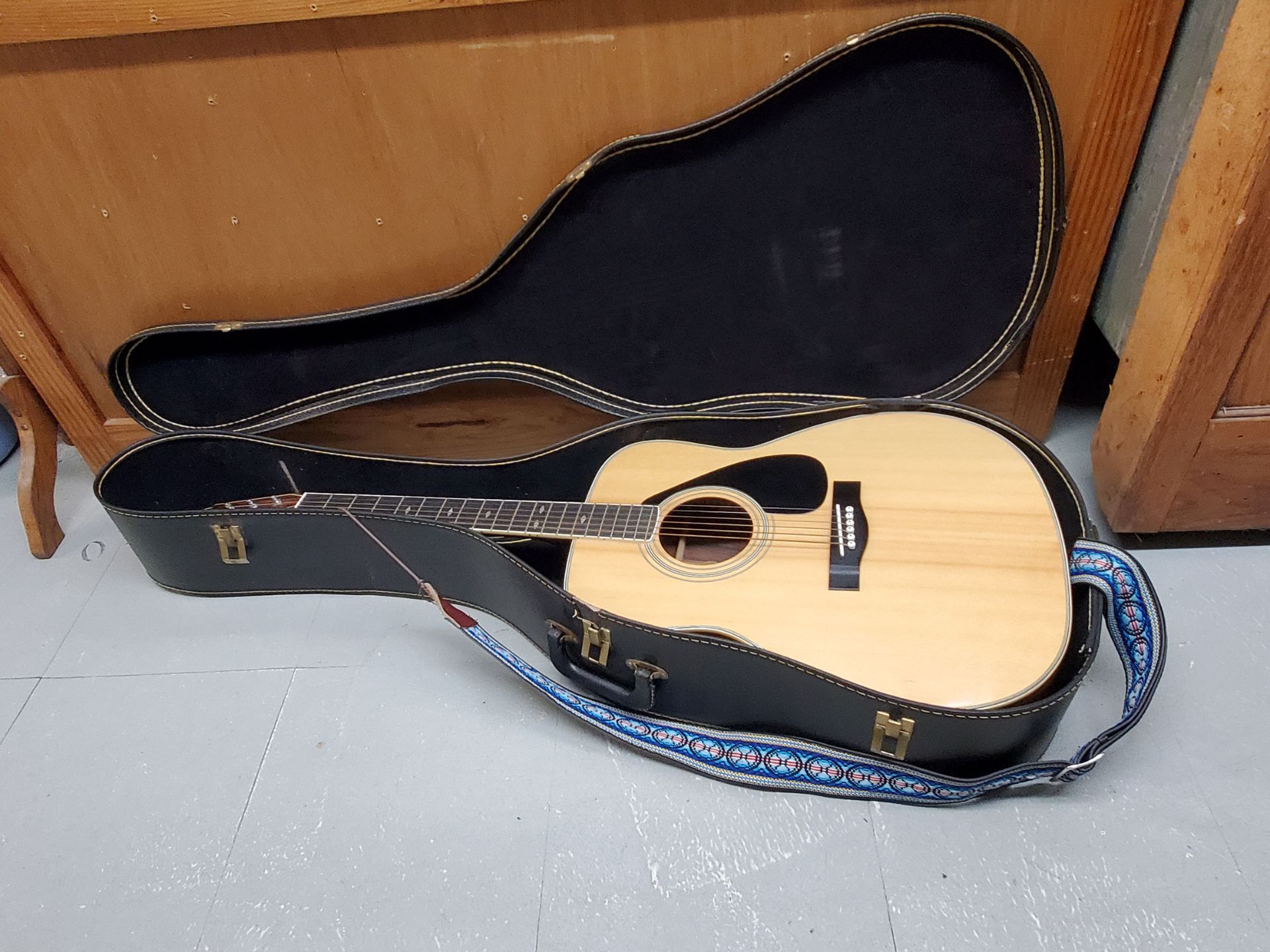 Vintage Yamaha fg-345 II made in Taiwan super nice