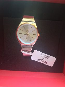 Invicta womens watch 28mm   model 69046