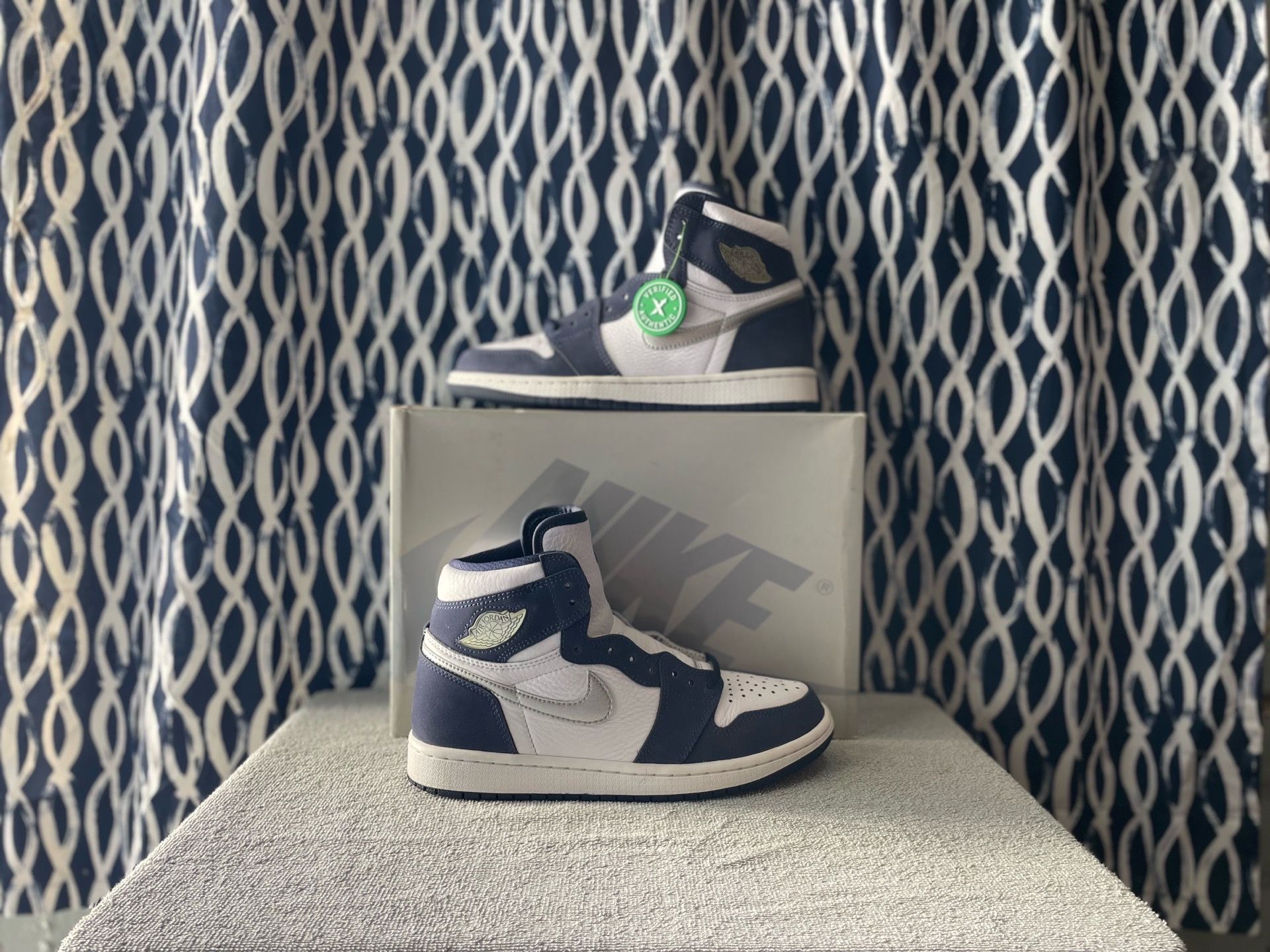 2020 Jordan 1 Midnight Navy (men size: 7)