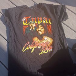 Tupac Shirt Size m